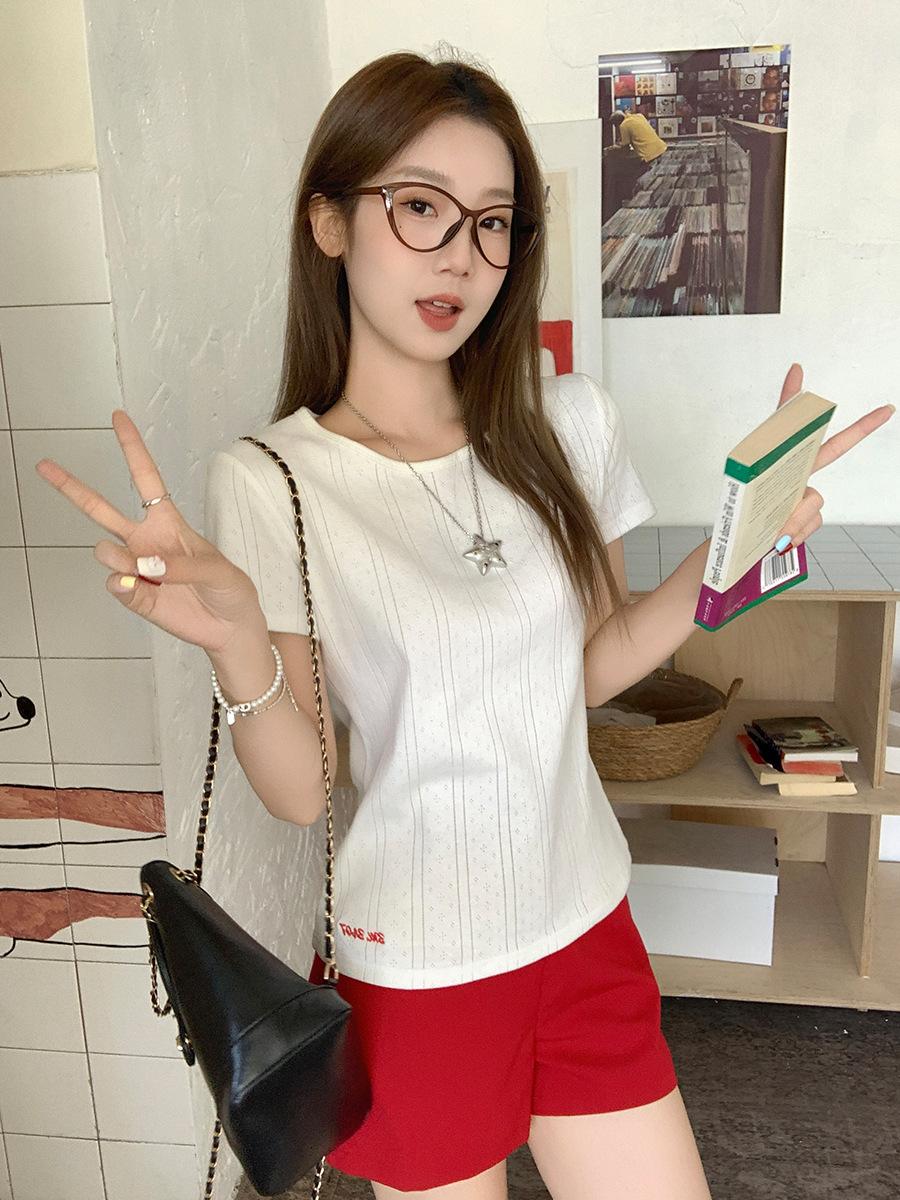 

Summer Korean texture white round neck short-sleeved top women s new letter embroidery design chic small T-shirt S белый