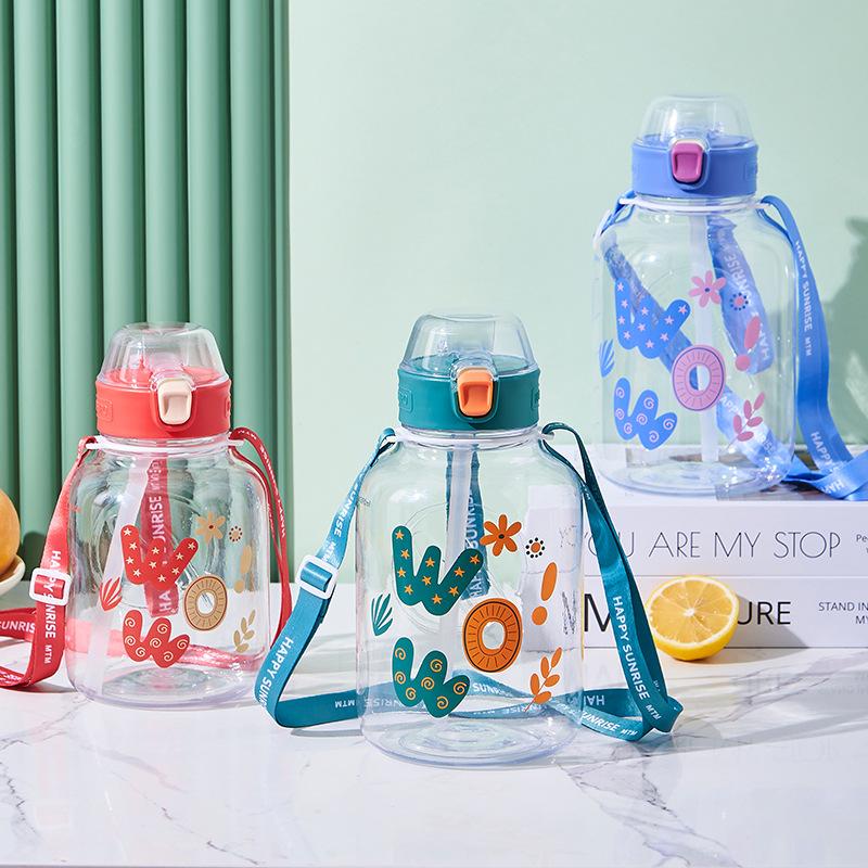 Water bottle strictly selected popular large-capacity water cup cute boys and girls plastic straw cup children portable water cup strap