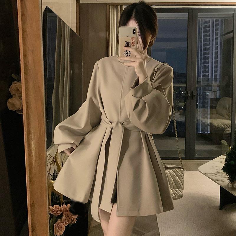 

Осеннее ретро французское свободное пальто-тренч 2025 года – Женский универсальный дизайн средней длины, стройнящий фигуру Large хаки