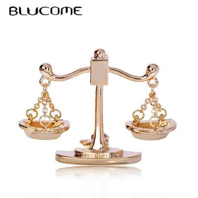 Trendy Balance Brosche Gold Farbe Schmuck Für frauen Kinder Kleidung Rucksack Schal Anzug Pins Konstellation Abzeichen Geschenk