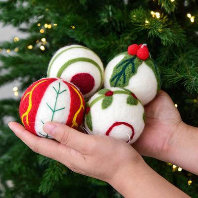 Wool Ball Christmas Ornament Handmade Felt Balls Christmas Tree Hanging Ornaments for Vintage Xmas Holiday Farmhouse Party Decor