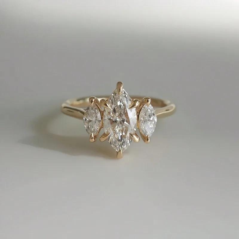 1 Piece of Gold Color Irregular Geometric Synthetic Zircon Ring for Women's Daily Wear Banquet Party Jewelry Gifts