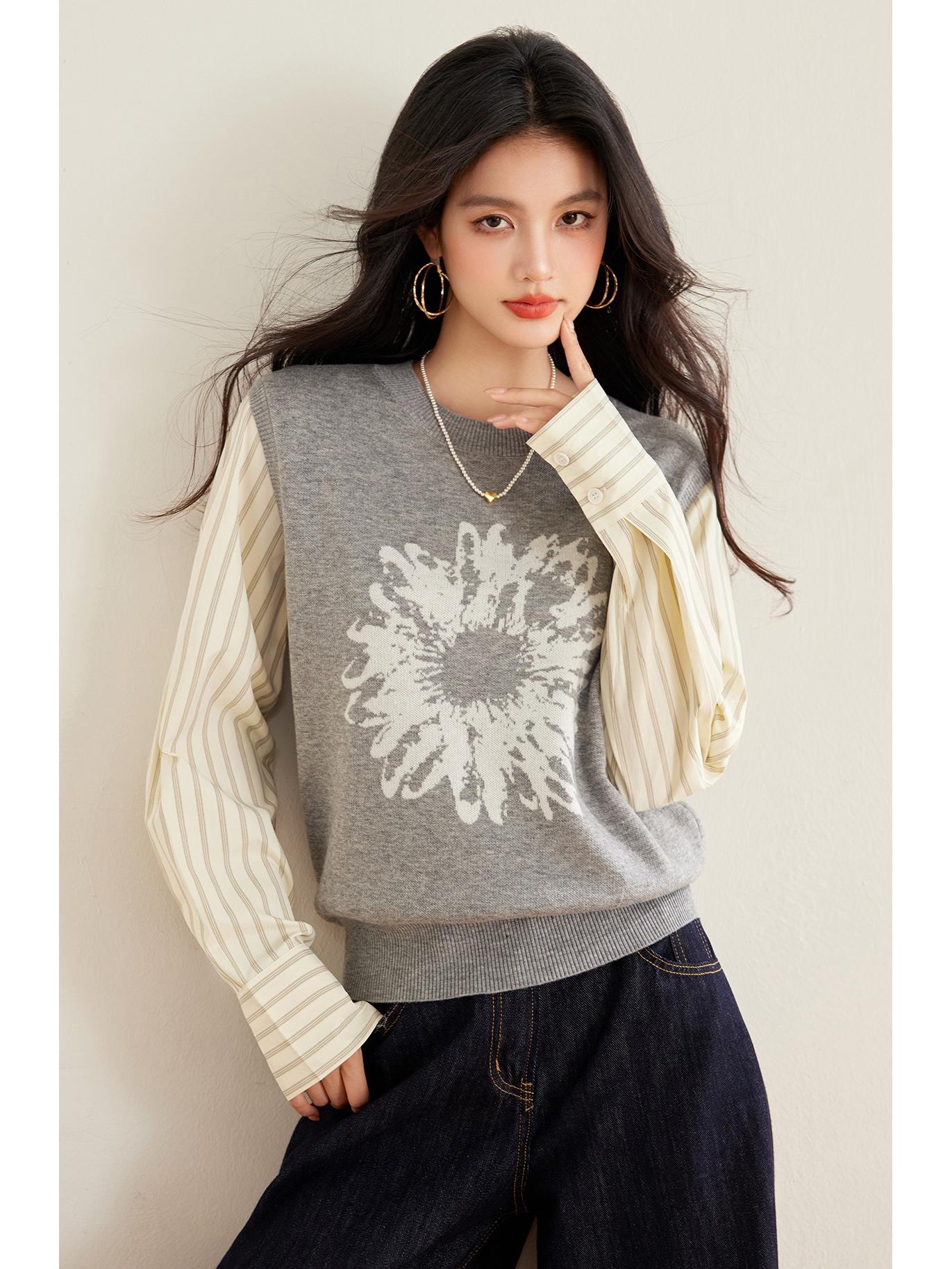 

In-Stock Two-Piece Look Embroidered Knitwear Color Block Round Neck Top Small