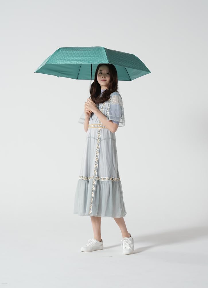 Mabu 60cm Folding Parasol with UV Light This lightweight umbrella features a Japanese pattern and is suitable for both men and Its design makes it