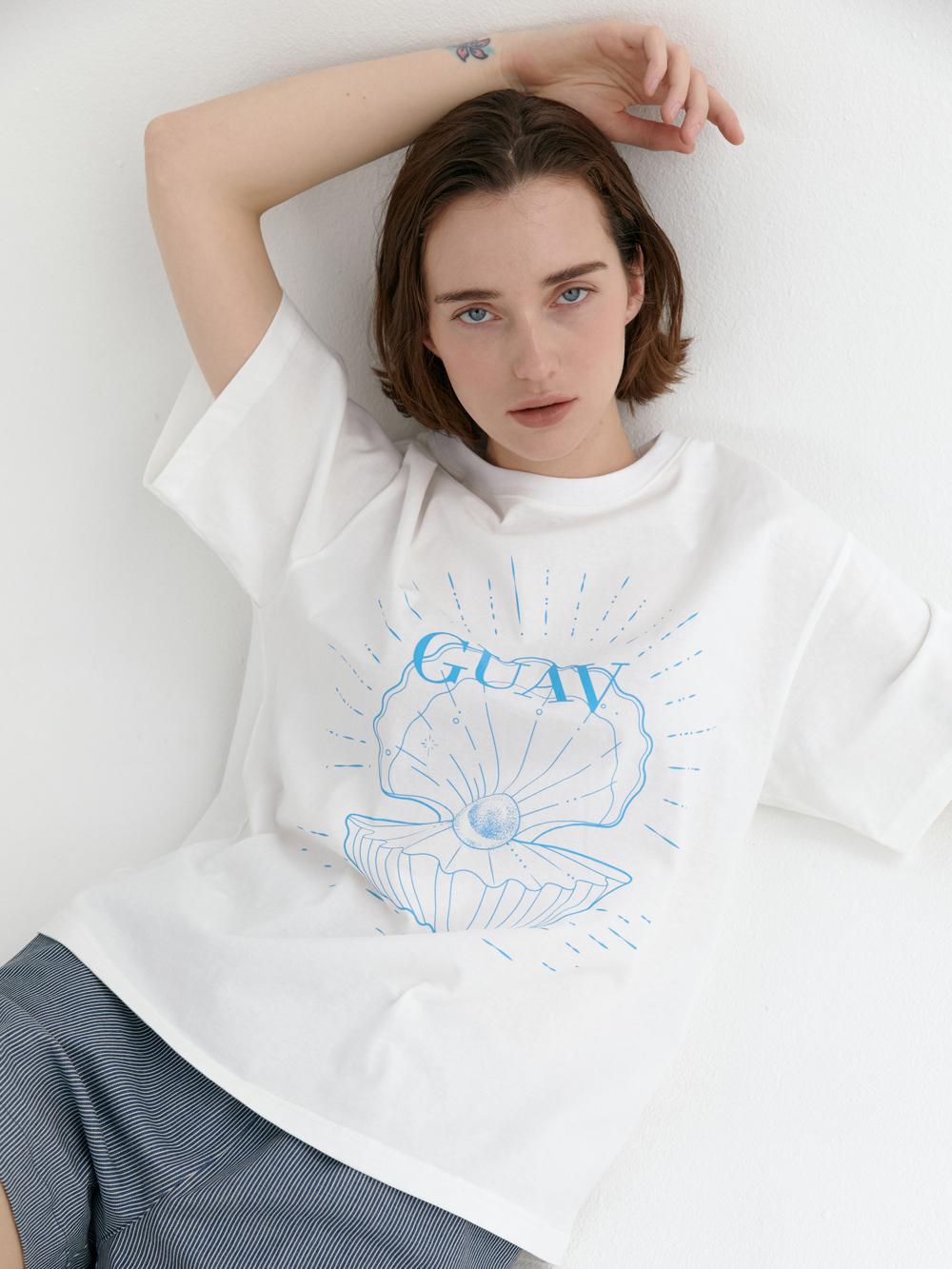Guav Pearl Clam Print T-Shirt (Sky Blue) White