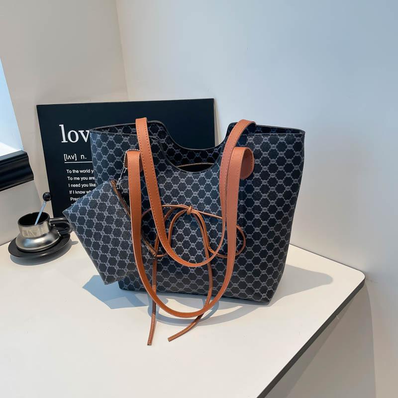 

Одноплечевая портативная сумка-тоут, новая модная вместительная сумка для通勤, модная сумка под мышкой с принтом и бантом для женщин чёрный