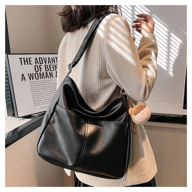 IELGY women's soft leather retro bucket bag, large-capacity crossbody shoulder tote bag (free pendant)