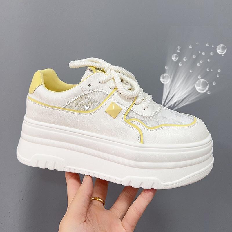 

Сетчатые маленькие белые туфли женские 2025 новая весна популярные спортивные универсальные кожаные кружевные сетчатые туфли на платформе-маффине 40