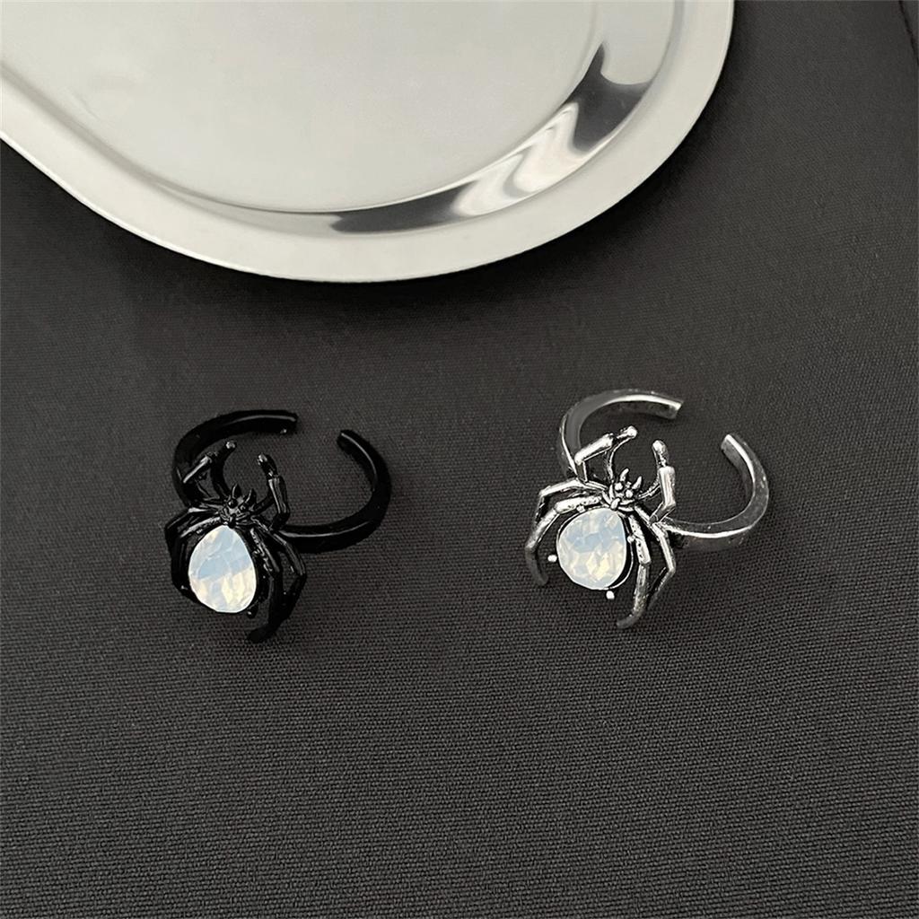 Gothic Spider Rings For Women Men Charm Punk Aesthetic Couple Halloween Jewelry Retro Cool Black Spider Webs Animal Finger Ring