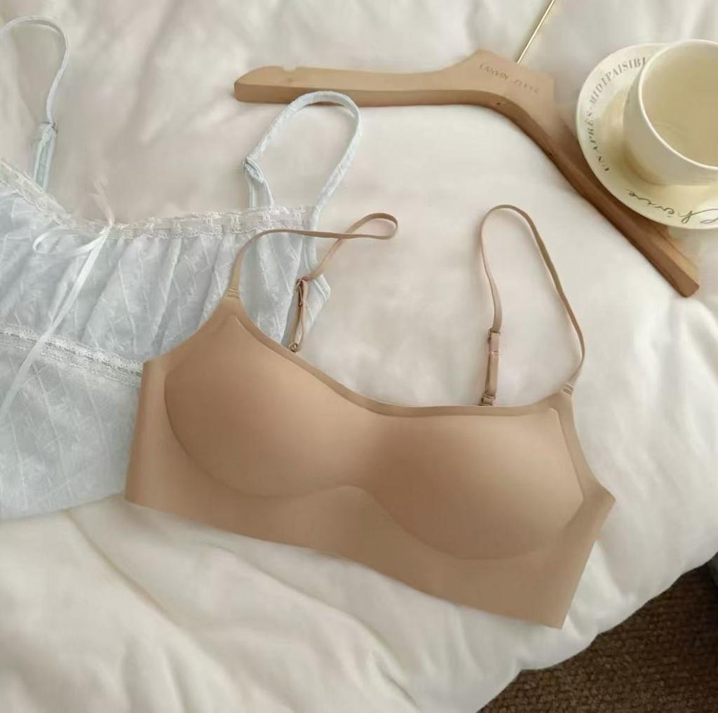 Low-neck foundation, invisible seamless underwear, women's thin styles gather, upper support, no steel ring, thin shoulder strap, square collar bra