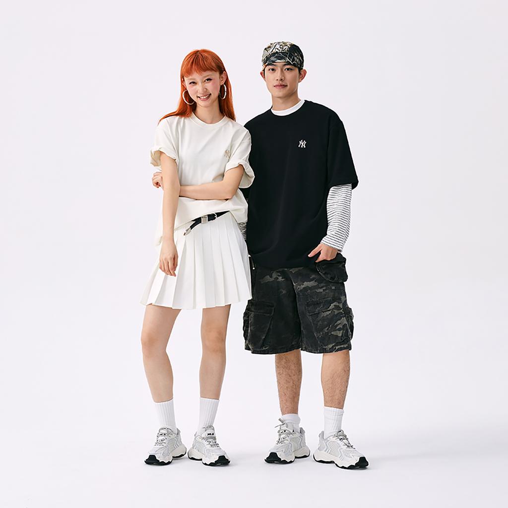 New MLB New York Yankees Basic Collection SS25 T Shirt Unisex Black 3ATSB0253-50BKS