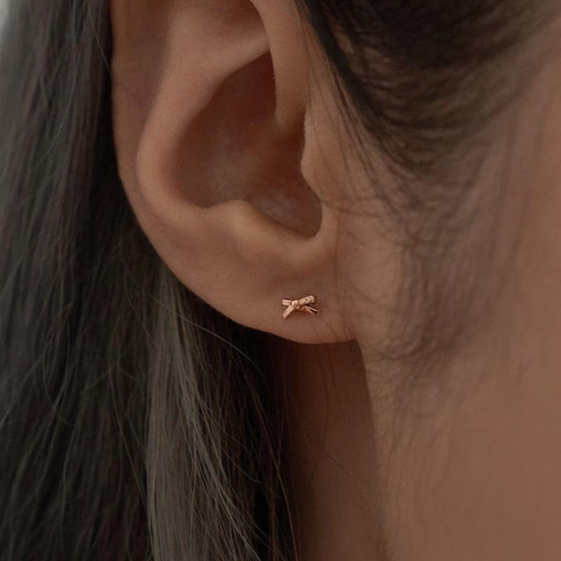 OR D`OR [14K] Mini Ribbon Earrings