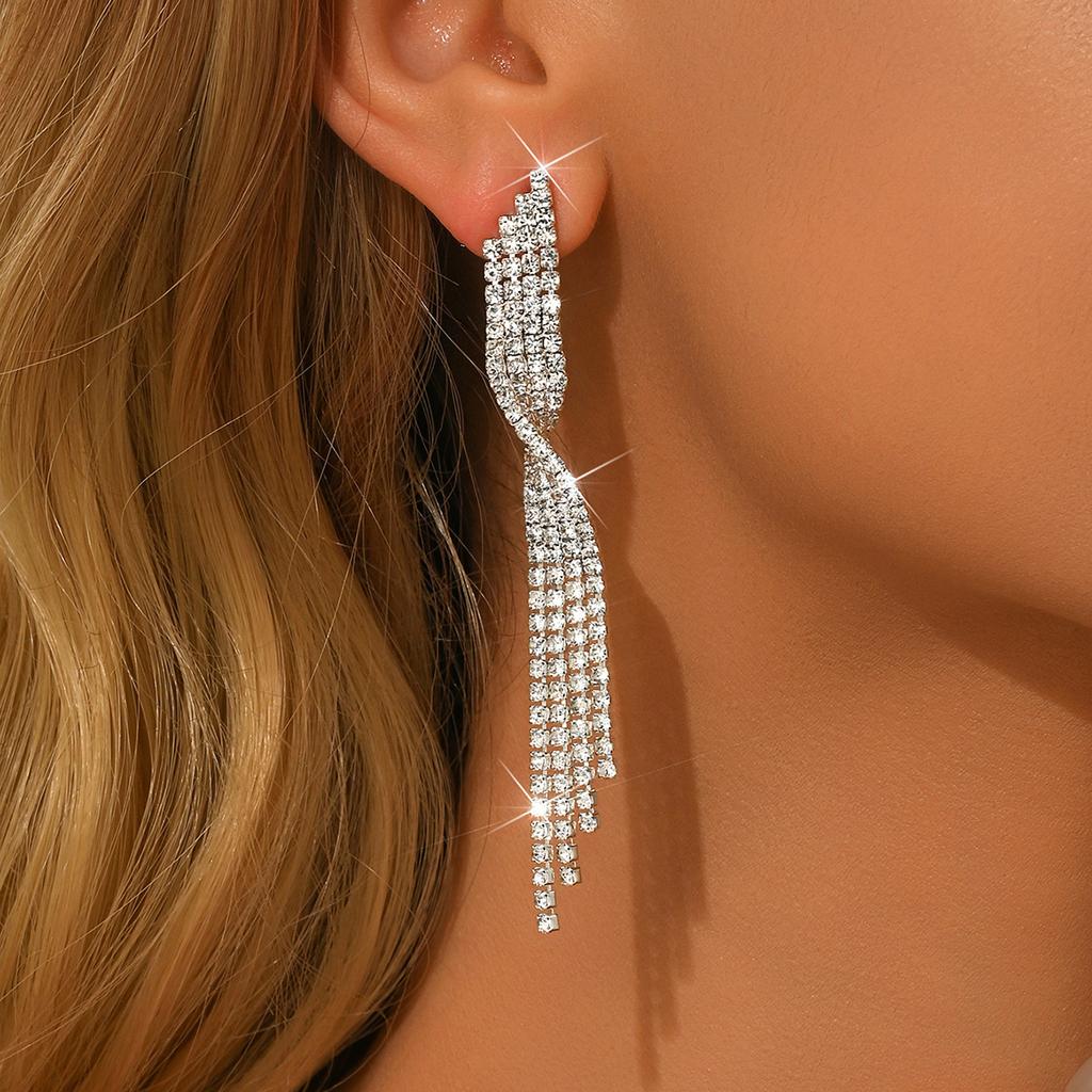 Light luxury fashion full diamond tassel earrings with high-end and personalized design earrings for women