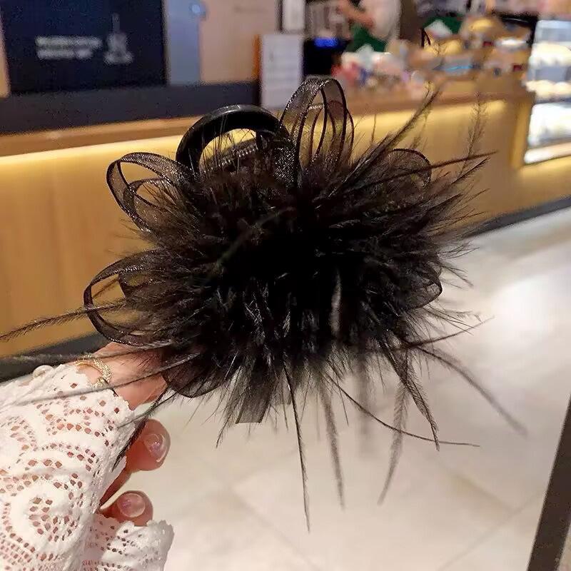 Luxury Black Feather Claw Hair Clip for Women's Updo Hairstyles