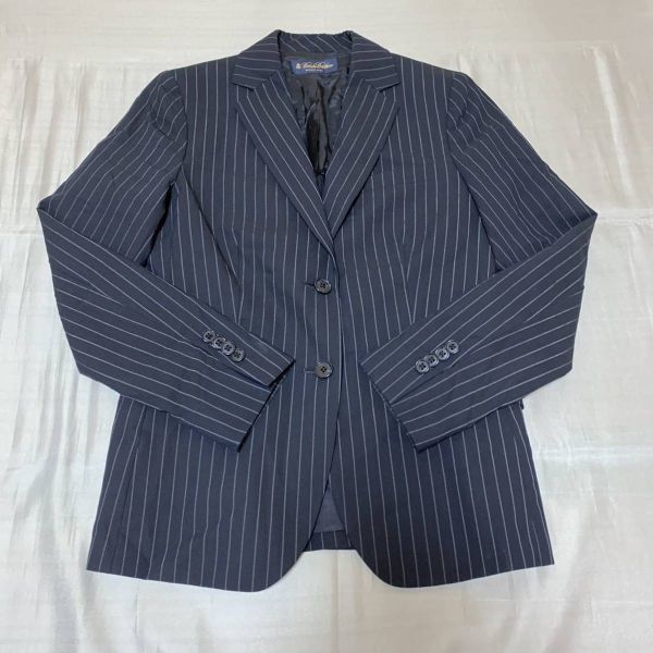 

Brooks Brothers Spring Summer Set Up Suit Size 0 Navy Stripe Jacket & Slacks