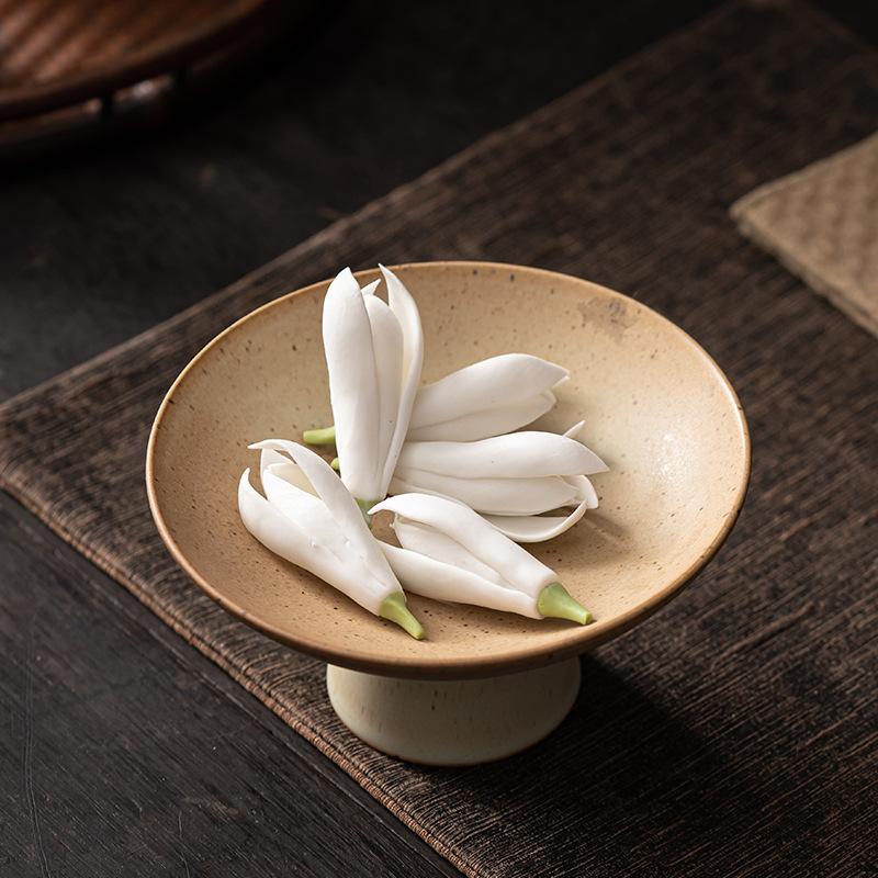 Simple and beautiful hand-kneaded magnolia flower ceramic tea pet literary tea ceremony accessories teaand beautiful tea pet