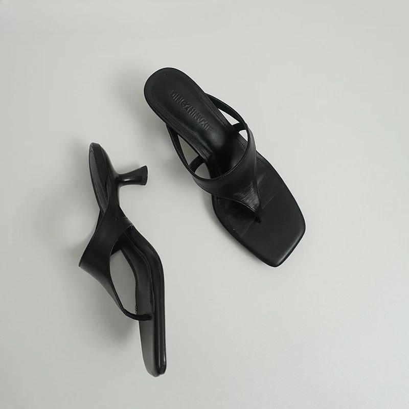 Retro-Stil Sommer-Slipper mit Zehenclip für Damen, modische, niedrige Absatzschuhe, elegante Outdoor-Sandalen ·