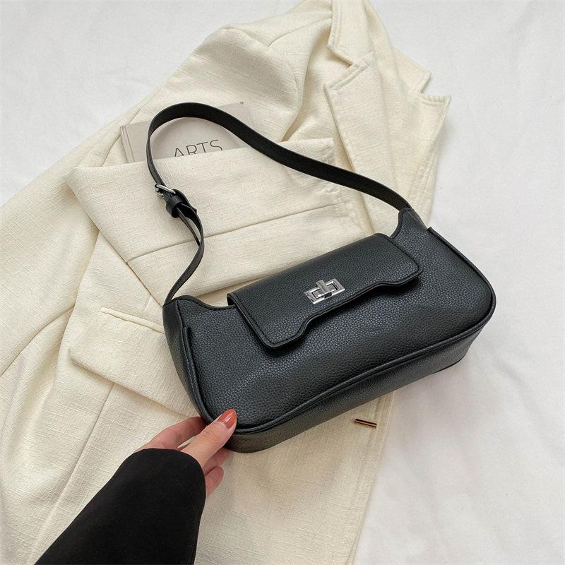 Niche Design Small Square Bag Winter New Bag Women's Fashionable Personalized Shoulder Bag Casual Commuter Underarm Bag