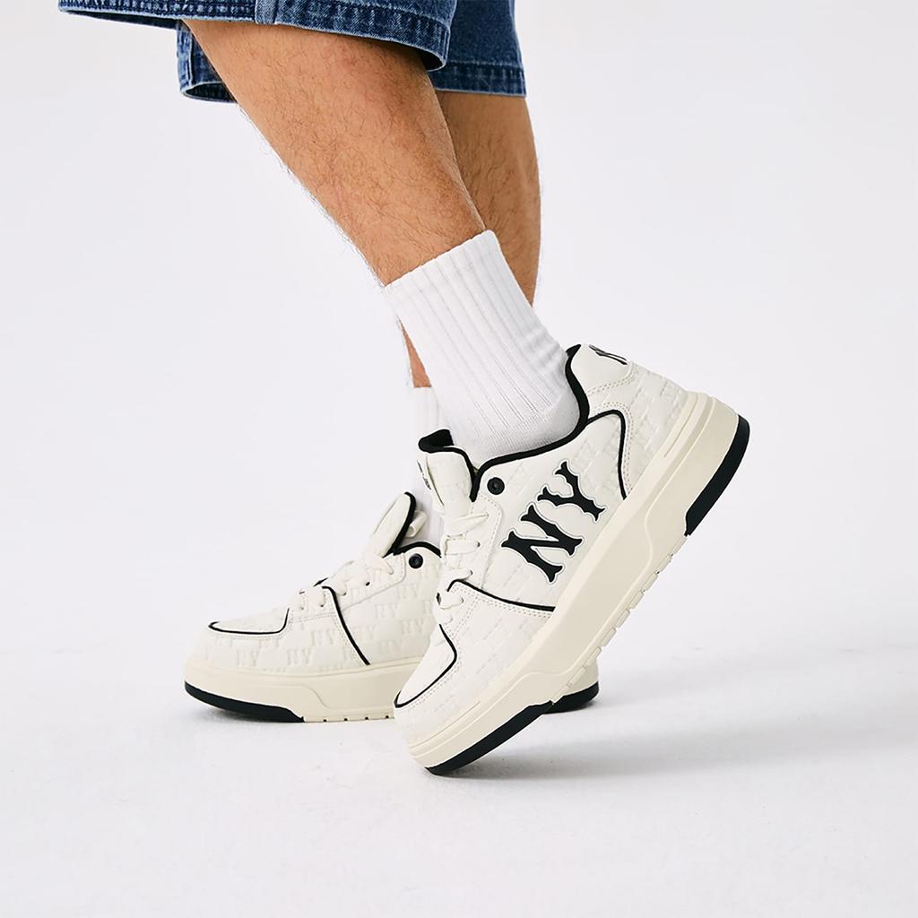 MLB New York Yankees Low top Skateboard Shoes Unisex Beige 3ASXE035N-50CRL