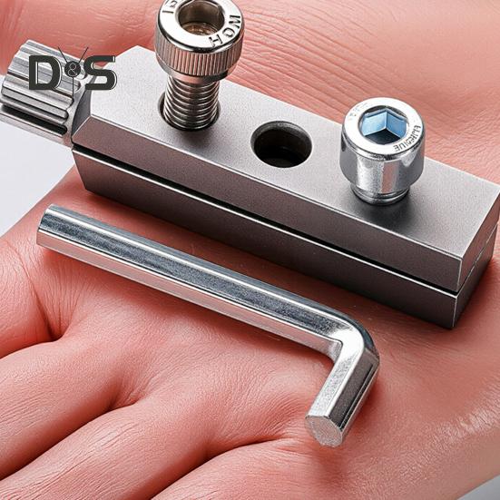 Stripped Screw Extractor Set High Hardness Wide Application Easy To Use Portable Damaged Screw Remover Bolt Extractor Kit