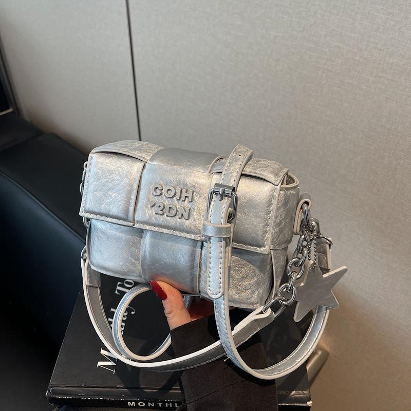 Women's Bag 2025 New Trendy High-end Fashion Versatile Shoulder Messenger Bag Autumn and Winter Woven Portable Small Square Bag