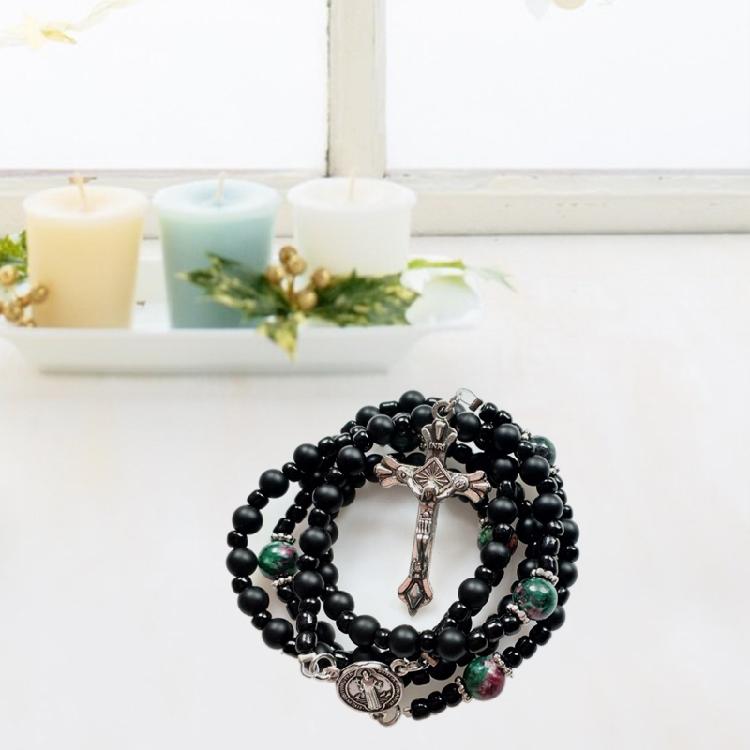 Vintage Crucifix Pendant Necklace Acrylic Black Onyx Beads Sweater Chains for W