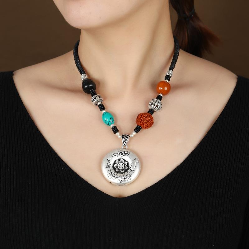 Retro imitation silver jewelry short collarbone chain women's Tibetan silver beeswax necklace sweater chain cotton and linen accessories pendant