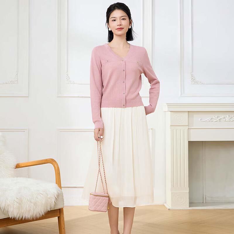 JESSIE Women's V-Neck Button-Front Knit Sweater