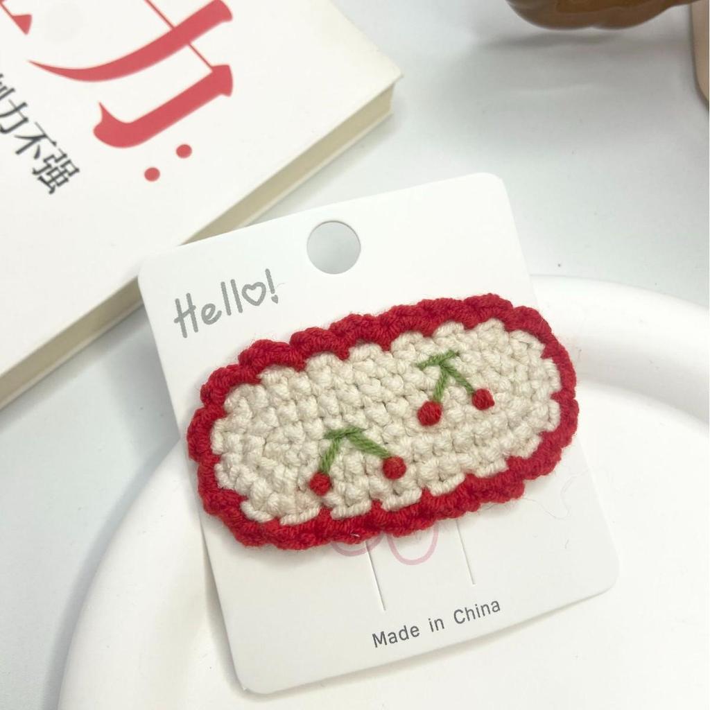 Exquisite Handmade Yarn Crochet Hair Clip - Cute, Original Design for Girls' Instagram-Ready Hair Accessories.