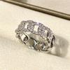 Huitan Kettenglied Design Fingerringe für Damen Voll besetzt mit strahlendem Zirkonia Statement Damen Hochzeitszubehör Schmuck