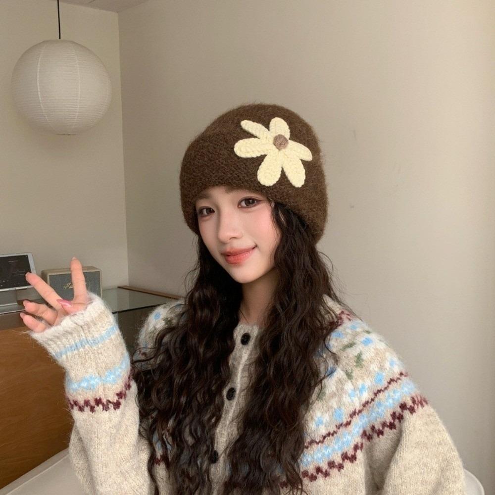 Polyester 3D Floral Knitted Beanie Hat Ear Protection Earflap Hat Outdoor Activities