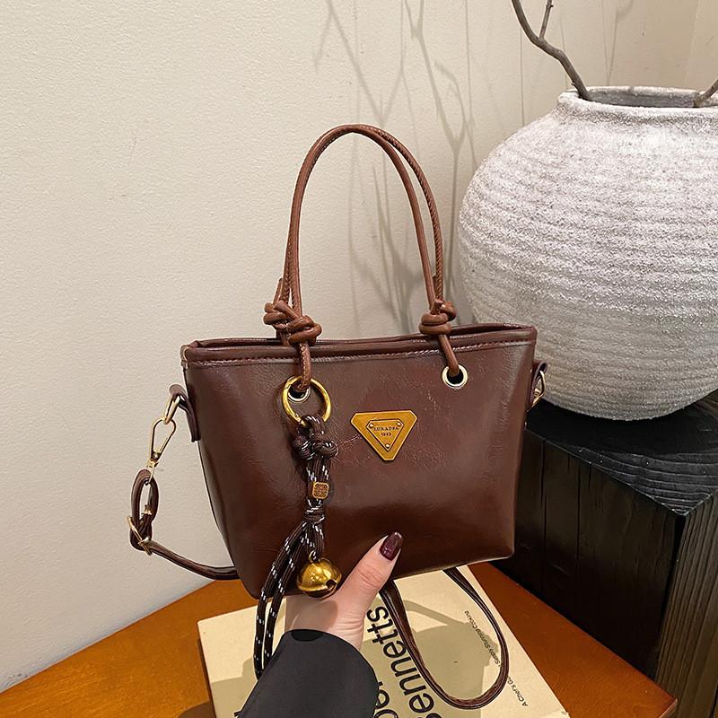 Style Street Retro Golden Label Decoration Women Single Shoulder Bucket Bag