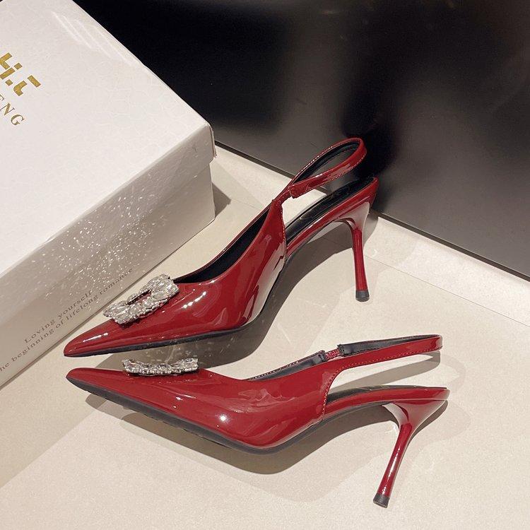 

2025 spring and summer new Korean version of rhinestone square buckle patent leather nude pointed toe foot set high heels stiletto large size single s 34 червоний