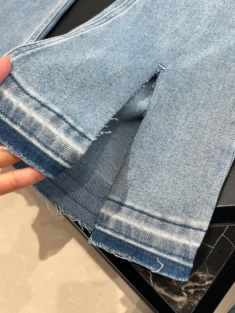 Retro Klasyczne Jeansy z Rozcięciem i Mikro-Dzwonem - Wszechstronny Design na Wiosnę/Lato