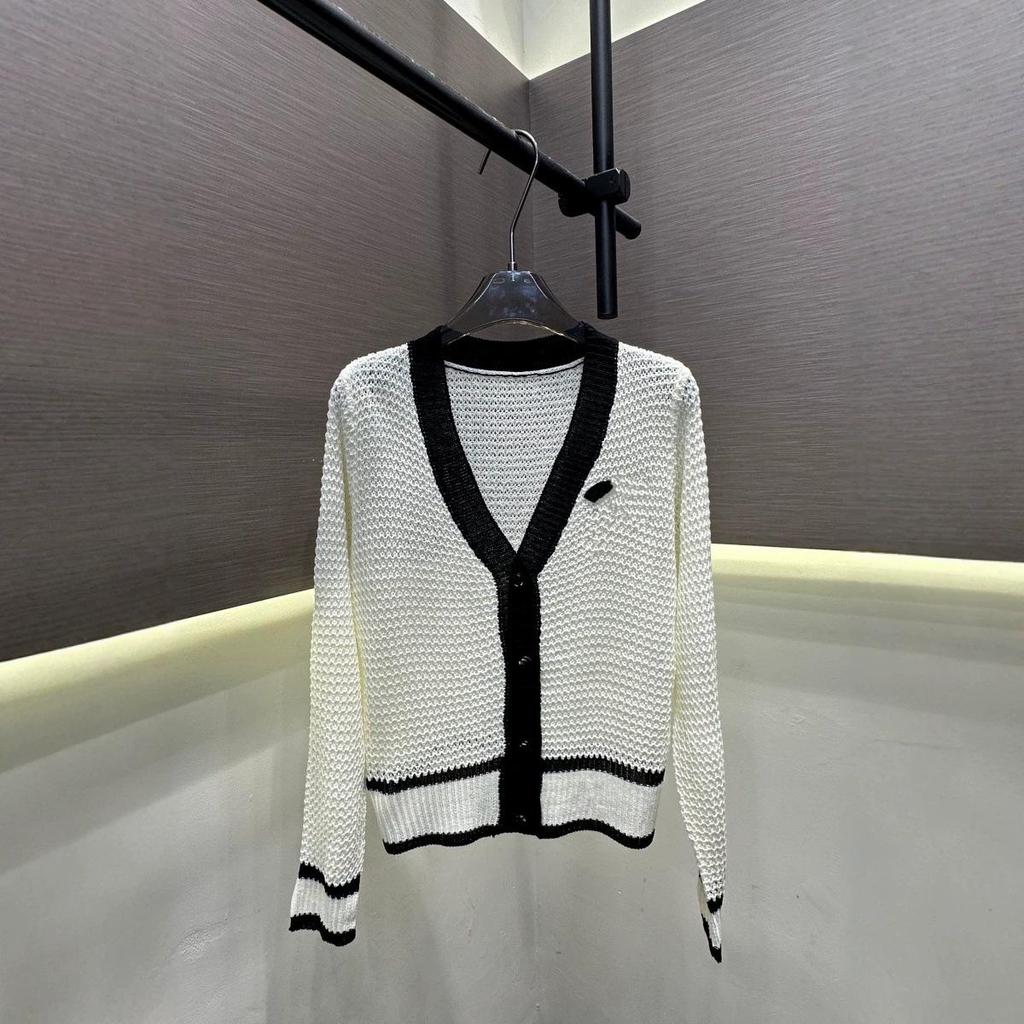 Trendy European Knit V-Neck Cardigan with Embroidered Patch and Contrasting Edges