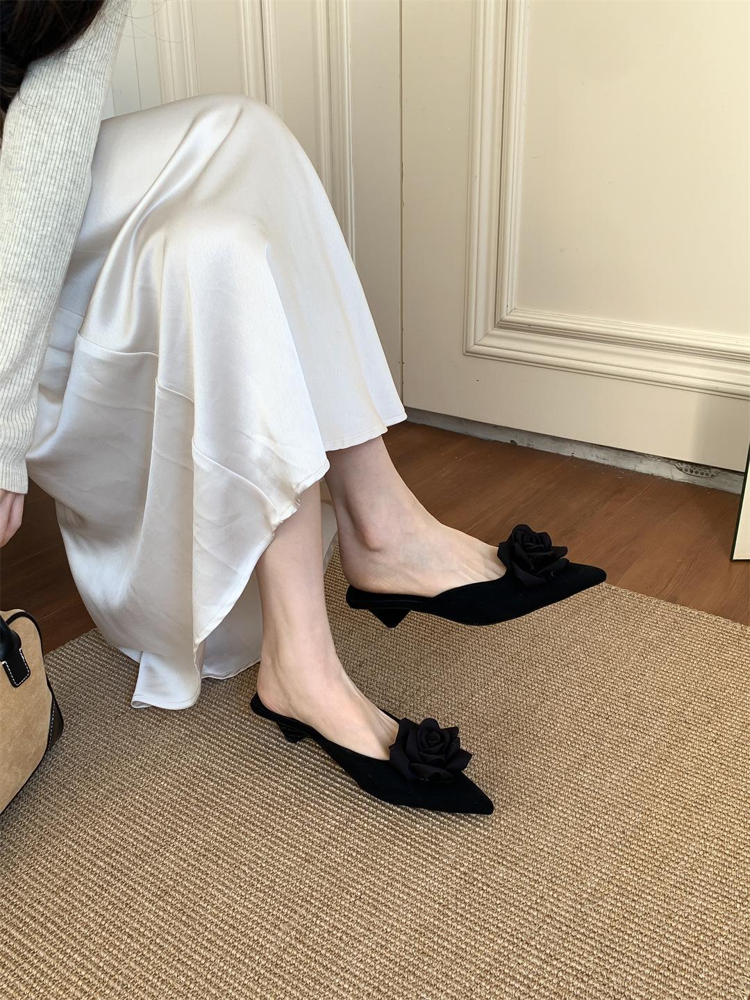 

Grape mother spring new empty single shoes women s 2025 French camellia pointed women s shoes soft sole not tired feet shoes 35