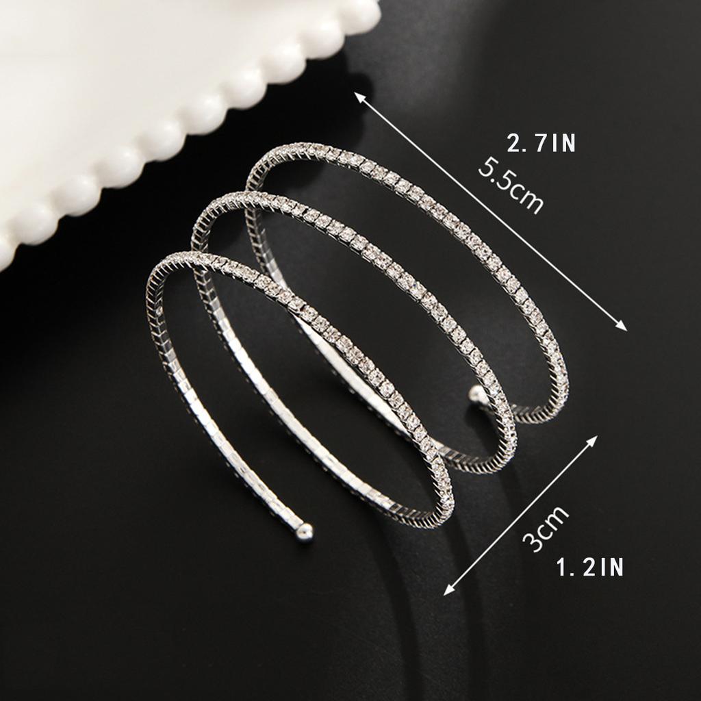 A simple and fashionable five-layer water diamond elastic arm chain for Valentine's Day and New Year's gift, suitable as a wedding bridesmaid bracelet