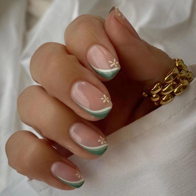 

Wearing nail piece Fresh green and white splicing French white flower nail piece Finished removable advanced nails