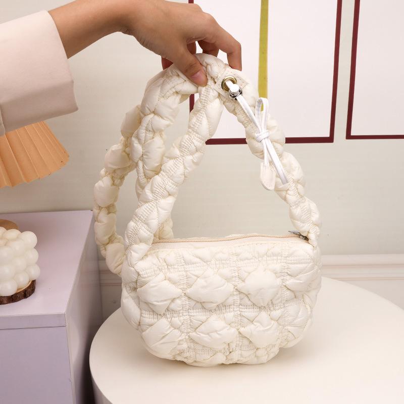 

New trendy change bag simple fashion tote bag 2024 summer simple trend commuter women s simple messenger bag білий