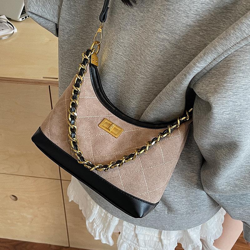 2025 new retro versatile niche chain stray bag simple fashion versatile high sense single shoulder messenger bag tide
