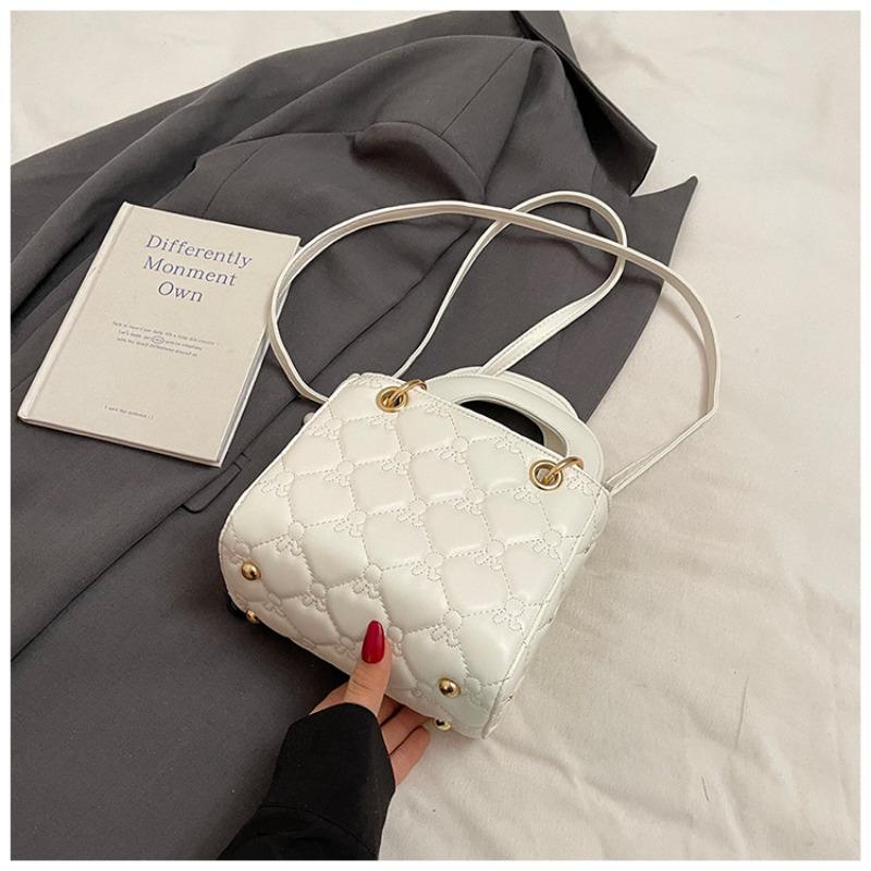 

Весна новая сумка Принцессы Дианы женская повседневная сумочка нишевая текстура модная универсальная на плечо мессенджер