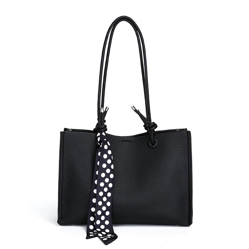 

Women s bag New tote bag Large capacity women s bag Commuter fashion women s shoulder silk scarf Casual large bag Mother and child bag чёрный