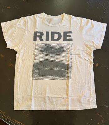 Camiseta Unisex Blanca de Manga Corta Colección Banda RIDE Vintage Talla Única