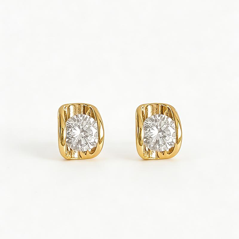 Boucles d'oreilles clous ovales en zircon brillant pour femmes Mode Couleur Or Boucles d'oreilles géométriques en métal Luxe léger Accessoires de joaillerie populaires