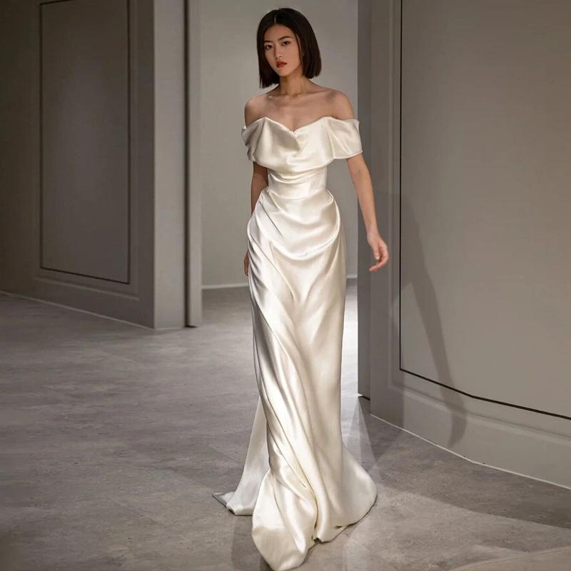 French White Shoulder Light Wedding Dress