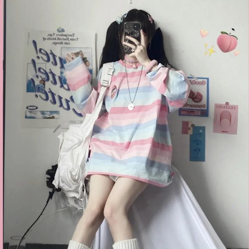 T-shirt a righe da donna VAYLA a manica lunga Kawaii giapponese per ragazza Primavera Retro Arcobaleno Harajuku T-shirt Grafiche Top Donna