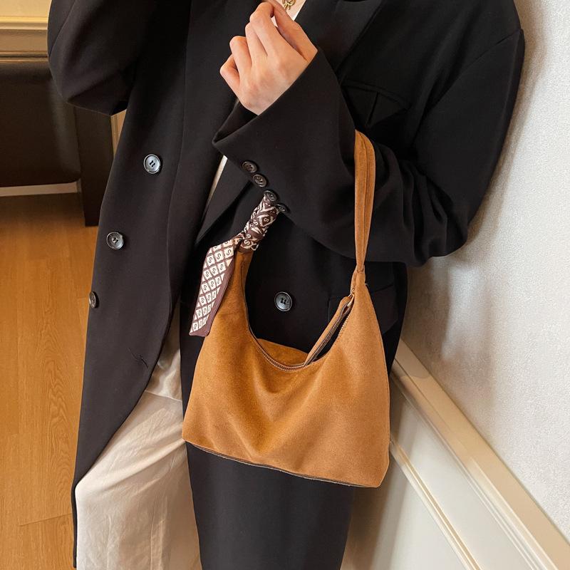 Women's 2025 Trendy High-End Handbag: Versatile Underarm & Shoulder Bag for Commuters