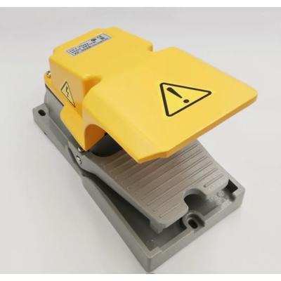 XF-302B Tret-/Fußschalter 15A/250VAC 1C Kontaktform Wasserdicht