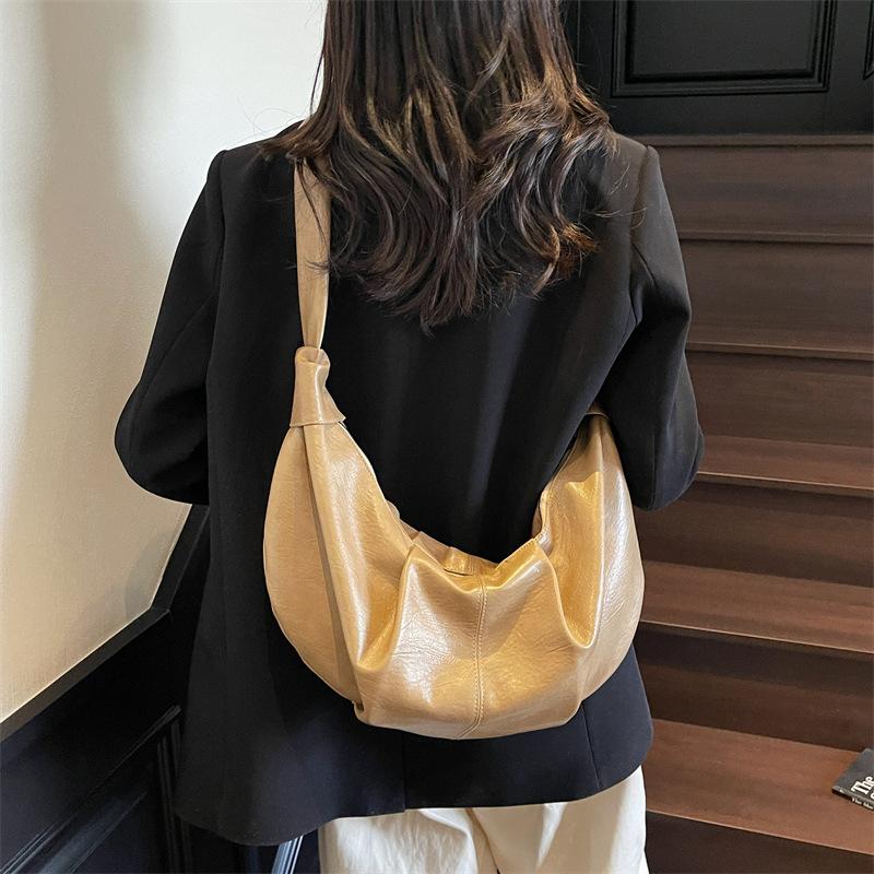 Korean Ins Large-capacity Retro Soft Leather Pleated Dumpling Bag Lazy Style Casual Fashion Personalized Shoulder Messenger Bag