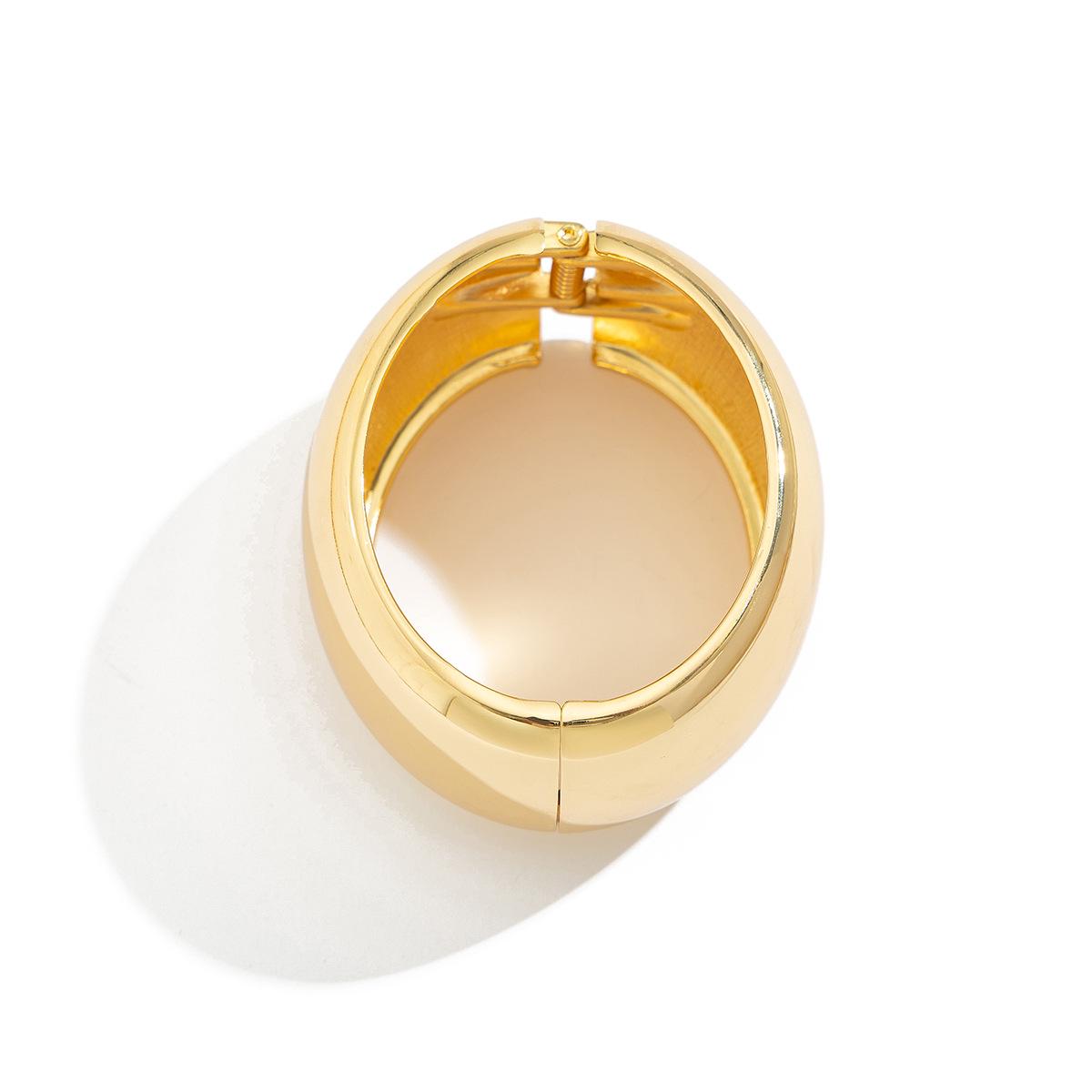 

Европейский и американский комплект из массивных нестандартных металлических браслетов